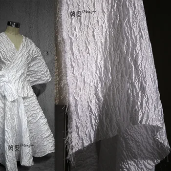 Veľké Biele Rozpustné Látky Troch-dimenzionální Žakárové Textúra Skladaný Pruhy Silueta, High-grade Oblečenie Dizajnér Tkaniny